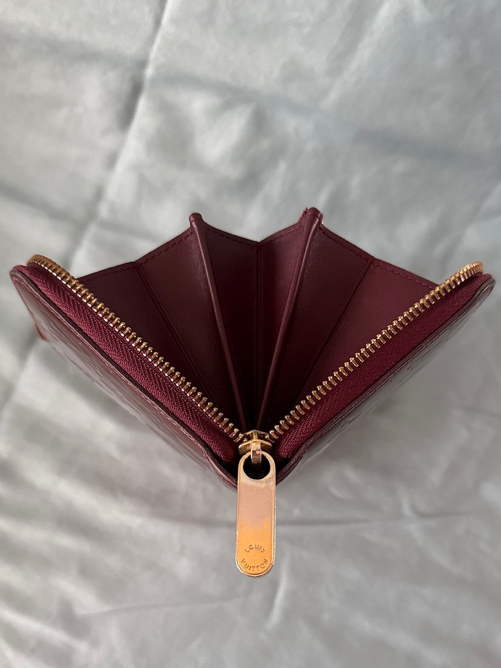 Louis Vuitton Vernis Zip Around Wallet in Burgundy, Comes With COA. - Picture 7 of 16